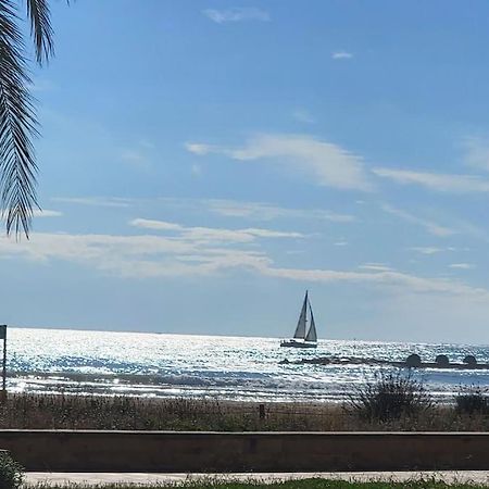 Nice Beachside 2-Bd Apt Near Barcelona Cunit Exterior photo