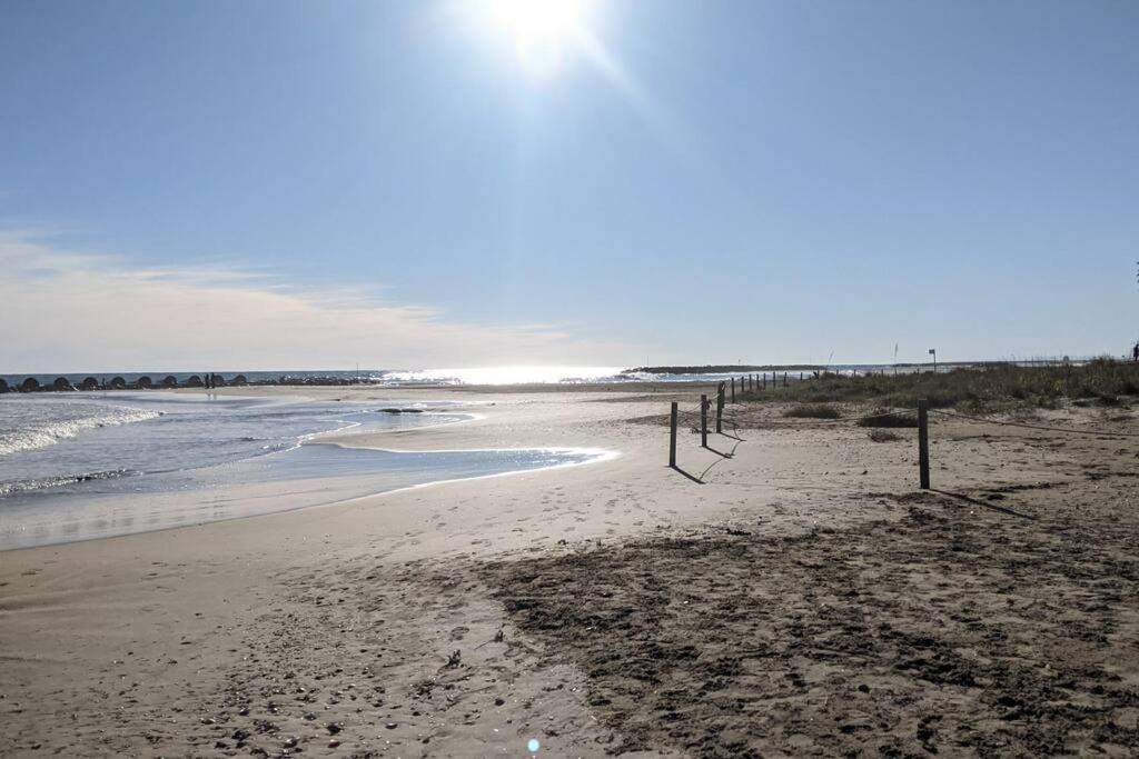 Nice Beachside 2-Bd Apt Near Barcelona Cunit Exterior photo